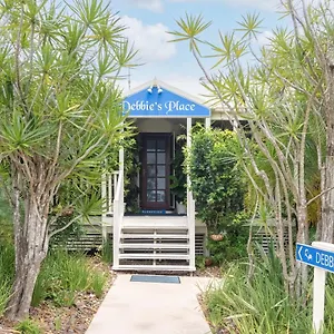 Hotel Debbie's Place Rainbow Beach